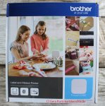 Brother PT-P300BT P-Touch Cube Etikettendrucker - Verpackung Vorderansicht